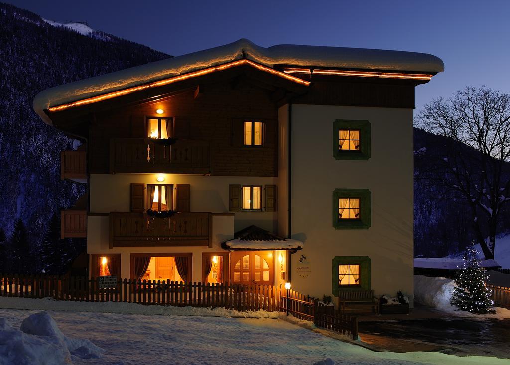 Hotel Garni La Soldanella Мадонна-ди-Кампильо Экстерьер фото