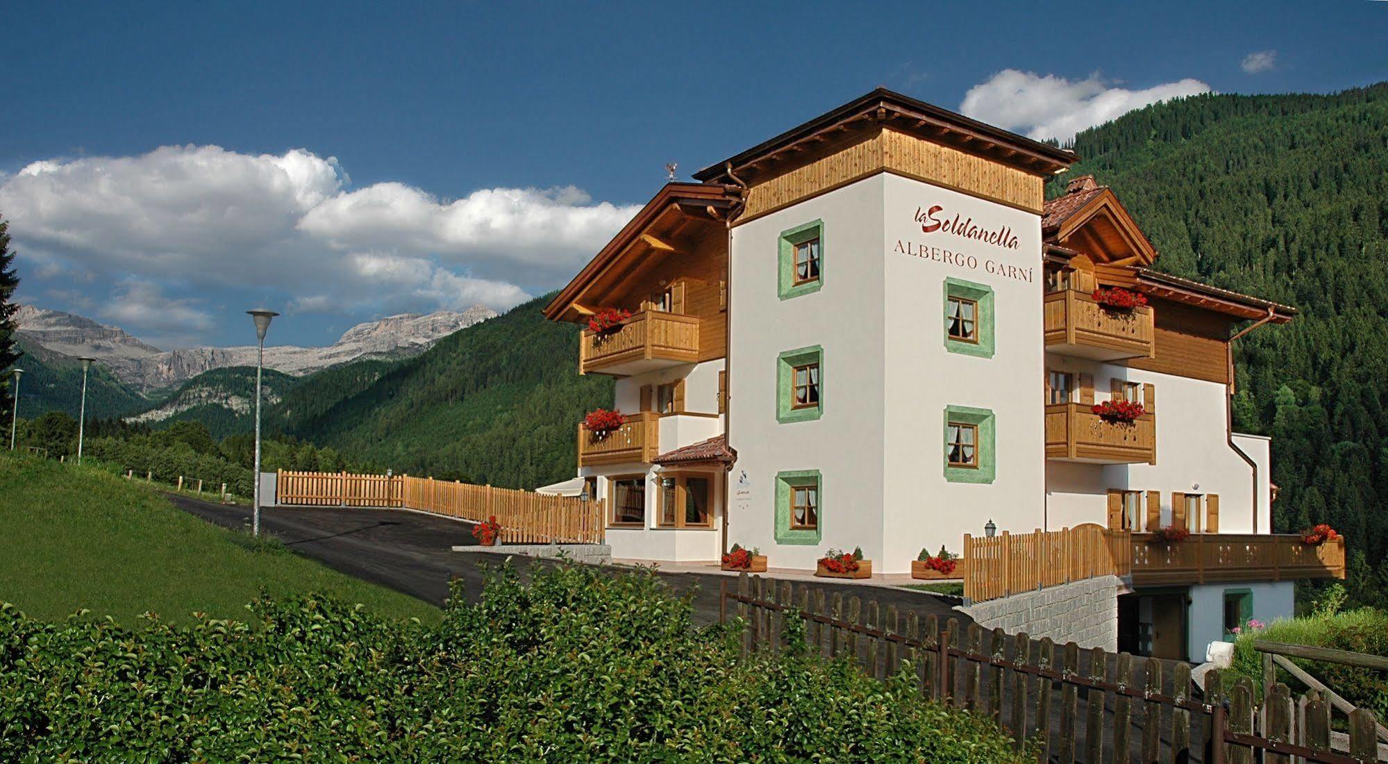Hotel Garni La Soldanella Мадонна-ди-Кампильо Экстерьер фото
